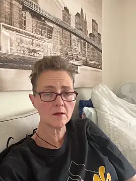 Snapshot of Curvy-Jinx chatting on 02-11-26, 11:32 Curvy-Jinx online show from 02-11-26, 11:32