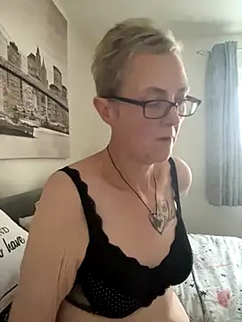 Curvy-Jinx online show from 10-26-25, 04:07