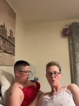 Snapshot of Curvy-Jinx chatting on 02-01-26, 08:18 Curvy-Jinx online show from 02-01-26, 08:18