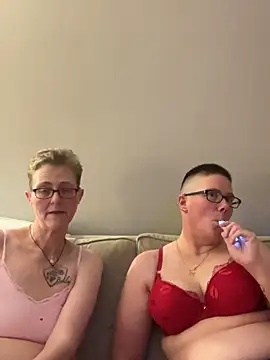 Snapshot of Curvy-Jinx chatting on 01-31-26, 08:29 Curvy-Jinx online show from 01-31-26, 08:29