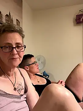 Snapshot of Curvy-Jinx chatting on 01-15-26, 08:45 Curvy-Jinx online show from 01-15-26, 08:45