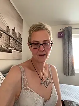 Curvy-Jinx online show from 11-02-25, 03:39