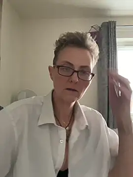 Snapshot of Curvy-Jinx chatting on 02-05-26, 11:50 Curvy-Jinx online show from 02-05-26, 11:50