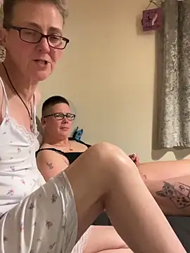 Snapshot of Curvy-Jinx chatting on 02-03-26, 09:09 Curvy-Jinx online show from 02-03-26, 09:09