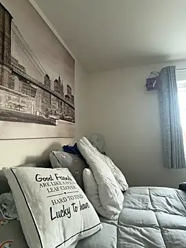 Snapshot of Curvy-Jinx chatting on 02-17-26, 08:22 Curvy-Jinx online show from 02-17-26, 08:22