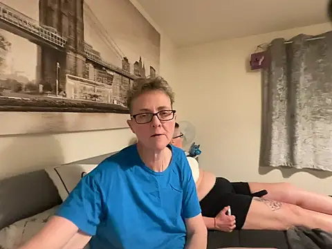 Snapshot of Curvy-Jinx chatting on 02-23-26, 08:31 Curvy-Jinx online show from 02-23-26, 08:31