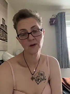 Snapshot of Curvy-Jinx chatting on 02-02-26, 08:35 Curvy-Jinx online show from 02-02-26, 08:35