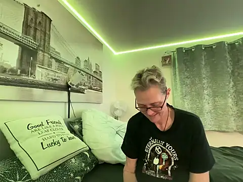 Curvy-Jinx online show from 03-28-26, 09:05