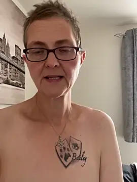 Curvy-Jinx online show from 10-02-25, 07:45