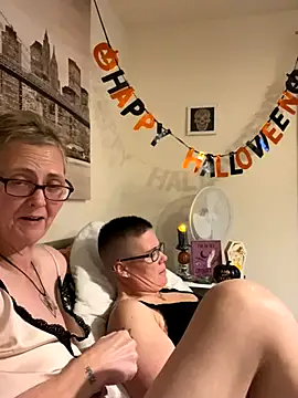 Curvy-Jinx online show from 10-30-25, 08:39