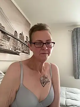 Curvy-Jinx online show from 10-16-25, 07:27