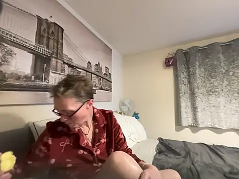 Snapshot of Curvy-Jinx chatting on 02-22-26, 07:59 Curvy-Jinx online show from 02-22-26, 07:59