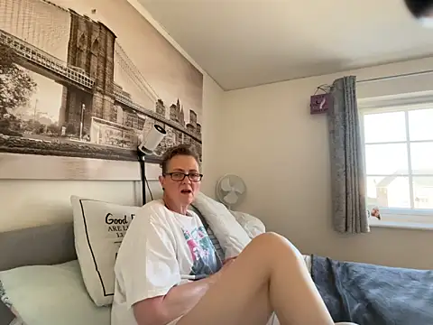 Curvy-Jinx online show from 03-18-26, 12:19