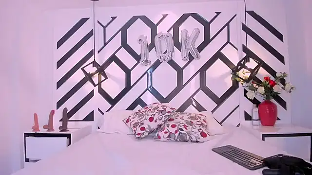 VictoriaKroft online show from 09-26-25, 12:56