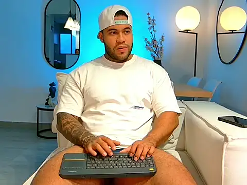 Snapshot of Michael_Salens chatting on 09-18-25, 10:02 Michael Salens online show from 09-18-25, 10:02