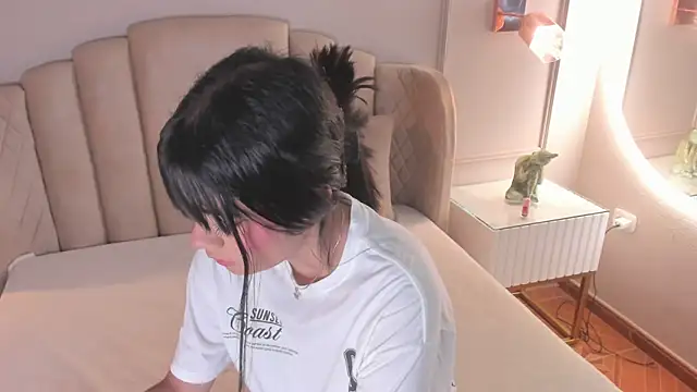 mia kisses2 online show from 11-13-25, 04:05