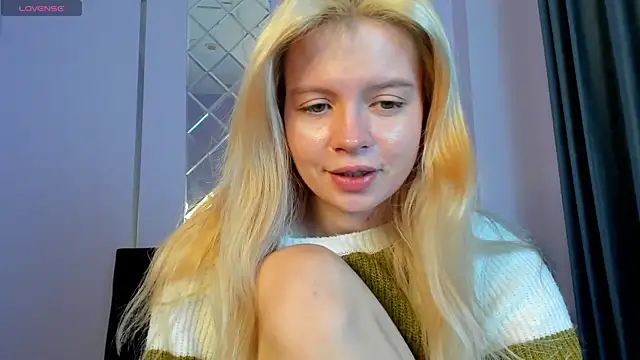 Snapshot of AlisaGoldie chatting on 09-22-25, 11:16 AlisaGoldie online show from 09-22-25, 11:16