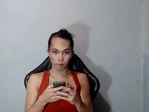 Snapshot of ladychix chatting on 02-05-26, 11:06 ladychix online show from 02-05-26, 11:06