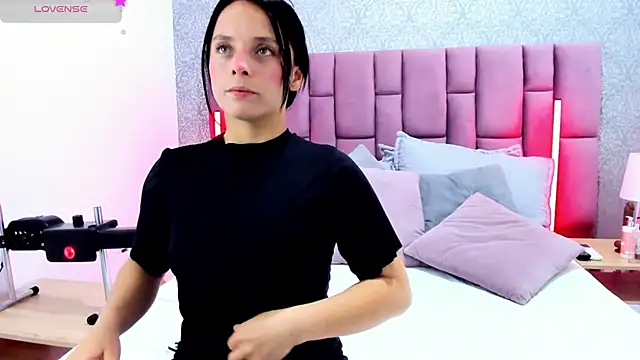 MartinaRizzi online show from 10-29-25, 04:00