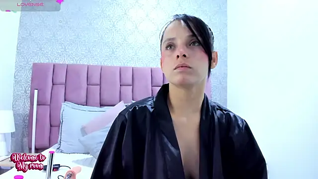 MartinaRizzi online show from 10-28-25, 04:02