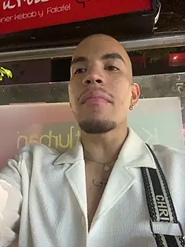 brunoorangel1 online show from 05-17-26, 09:53