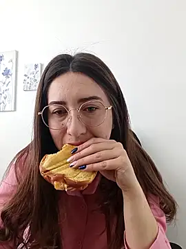 Snapshot of SUSY__06 chatting on 11-01-25, 12:10 SUSY 06 online show from 11-01-25, 12:10