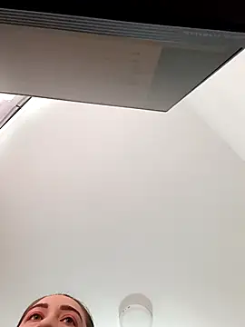 Snapshot of SUSY__06 chatting on 11-23-25, 12:04 SUSY 06 online show from 11-23-25, 12:04