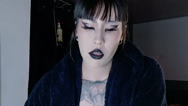 Angelabl0odborne online show from 12-18-25, 11:19