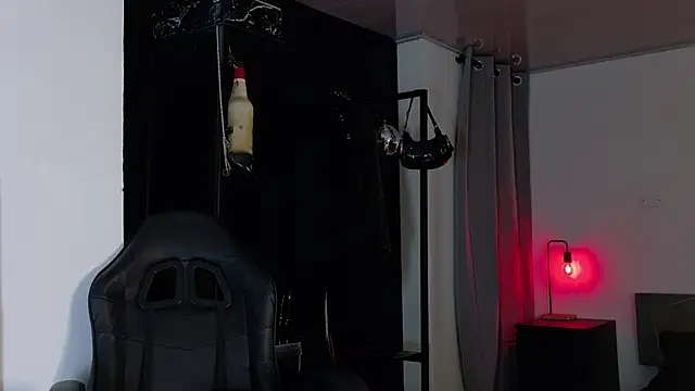 Angelabl0odborne online show from 10-04-25, 09:49