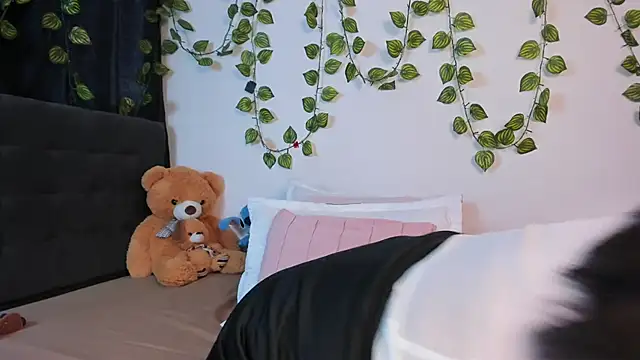 Delilah 85 online show from 10-06-25, 10:54