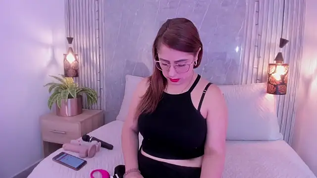 Snapshot of Emili__hot chatting on 01-19-26, 11:47 Emili hot online show from 01-19-26, 11:47