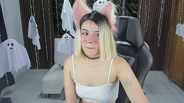 Anna17  online show from 10-28-25, 11:09