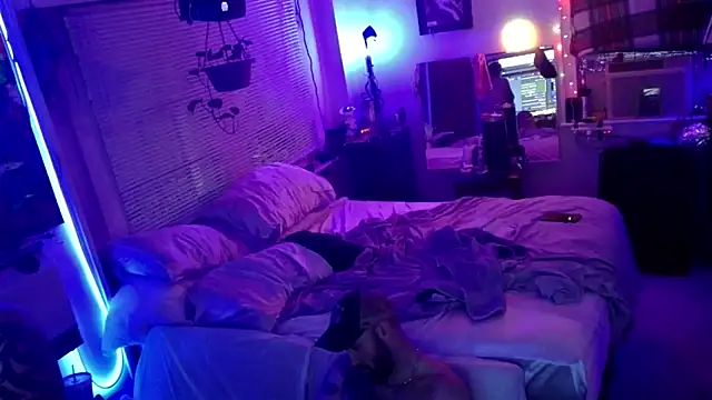 Luv2SuckBWC92 online show from 11-16-25, 11:48