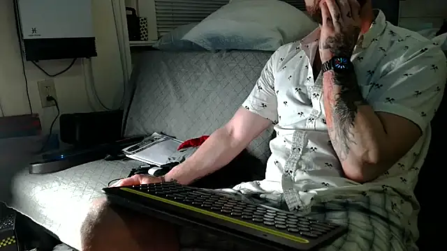 Luv2SuckBWC92 online show from 11-23-25, 05:17