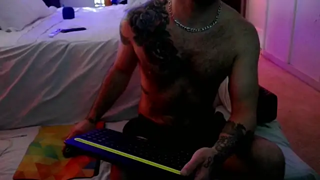 Luv2SuckBWC92 online show from 10-02-25, 10:35