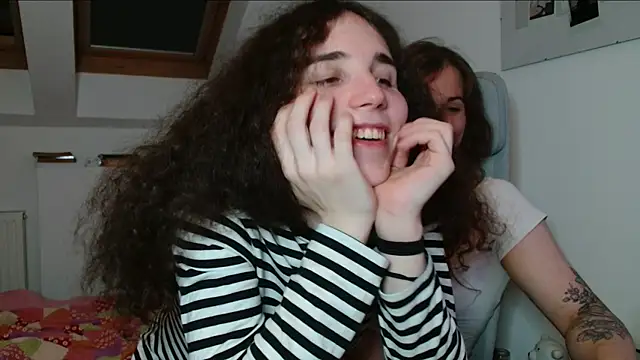 Snapshot of tsbubbles760 chatting on 10-17-25, 07:59 tsbubbles760 online show from 10-17-25, 07:59