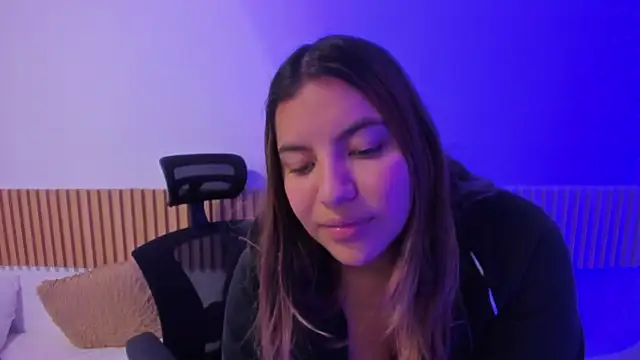 OliviaSweett online show from 10-07-25, 06:53