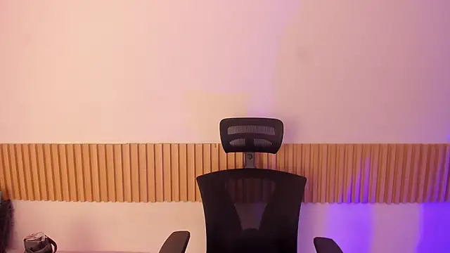 OliviaSweett online show from 10-31-25, 06:26