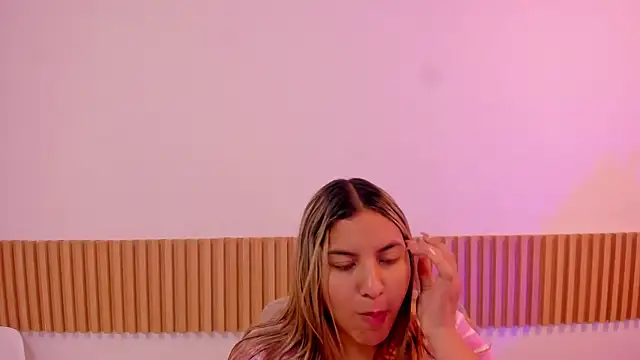 OliviaSweett online show from 04-29-26, 07:09