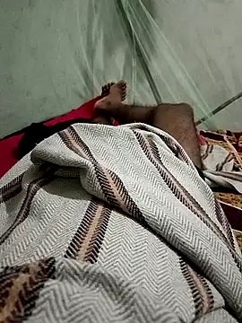 Snapshot of monubigcoock chatting on 10-15-25, 04:15 monubigcoock online show from 10-15-25, 04:15