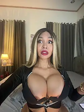 Snapshot of Monstercockgoddessx chatting on 05-23-26, 05:45 Monstercockgoddessx online show from 05-23-26, 05:45