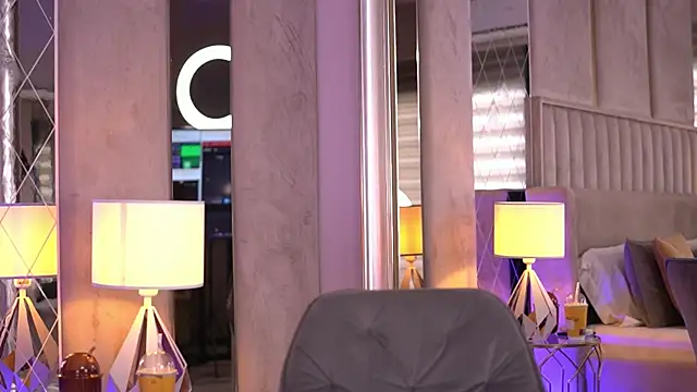 FrancescaDante online show from 09-30-25, 06:19