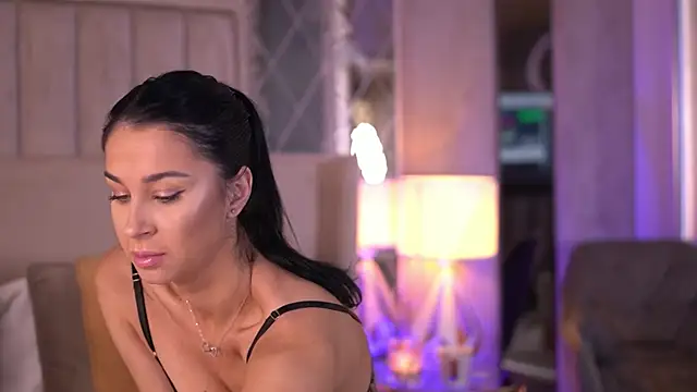 FrancescaDante online show from 10-17-25, 05:44