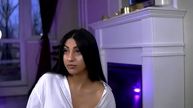 EmaHallee online show from 03-27-26, 04:21