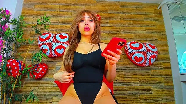 Cupcake Izzy online show from 02-21-26, 05:42