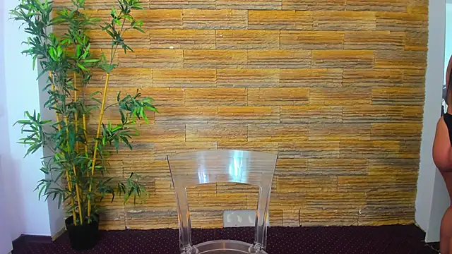 Cupcake Izzy online show from 04-15-26, 04:40