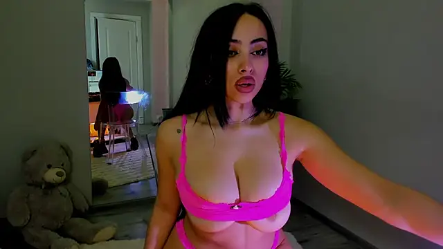 Cupcake Izzy online show from 02-28-26, 05:51