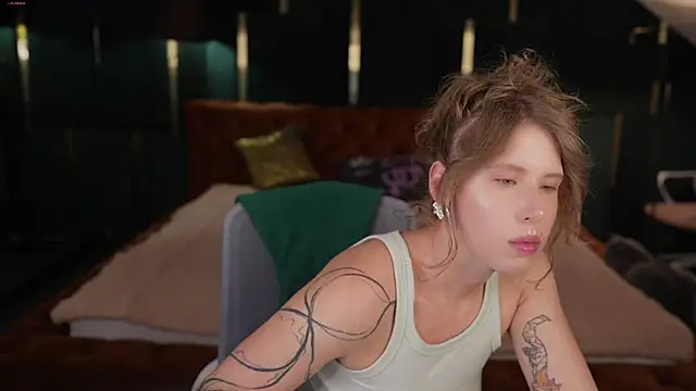 BadAfina online show from 09-17-25, 07:32