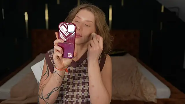 BadAfina online show from 10-15-25, 07:05