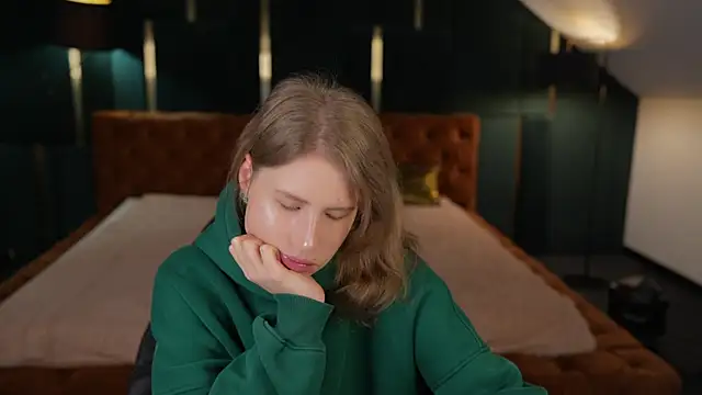 BadAfina online show from 10-09-25, 10:27